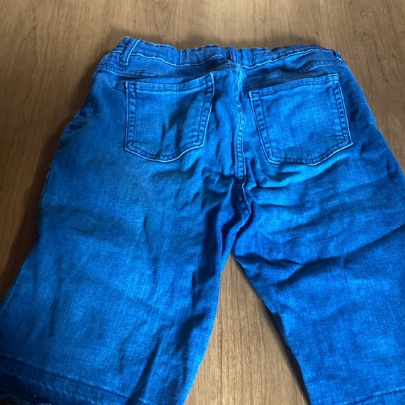 Light Wash shorts - Picture 3 of 3